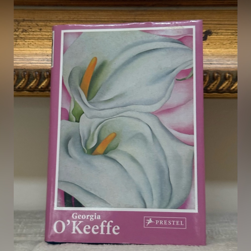 GIFT 🎁 IDEA Mini Hardcover Edition of Georgia O’Keefe’s Art